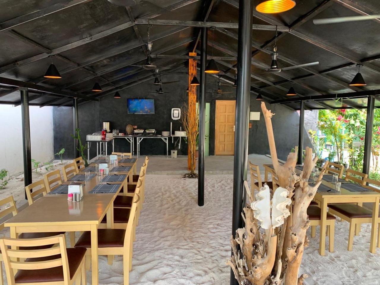 Turtle Maldives - Your Gateway To The Beach & Marine Adventures Await! Omadhoo Exterior foto